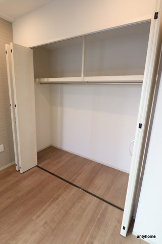 アスラン江戸堀　仲介手数料無料の収納
