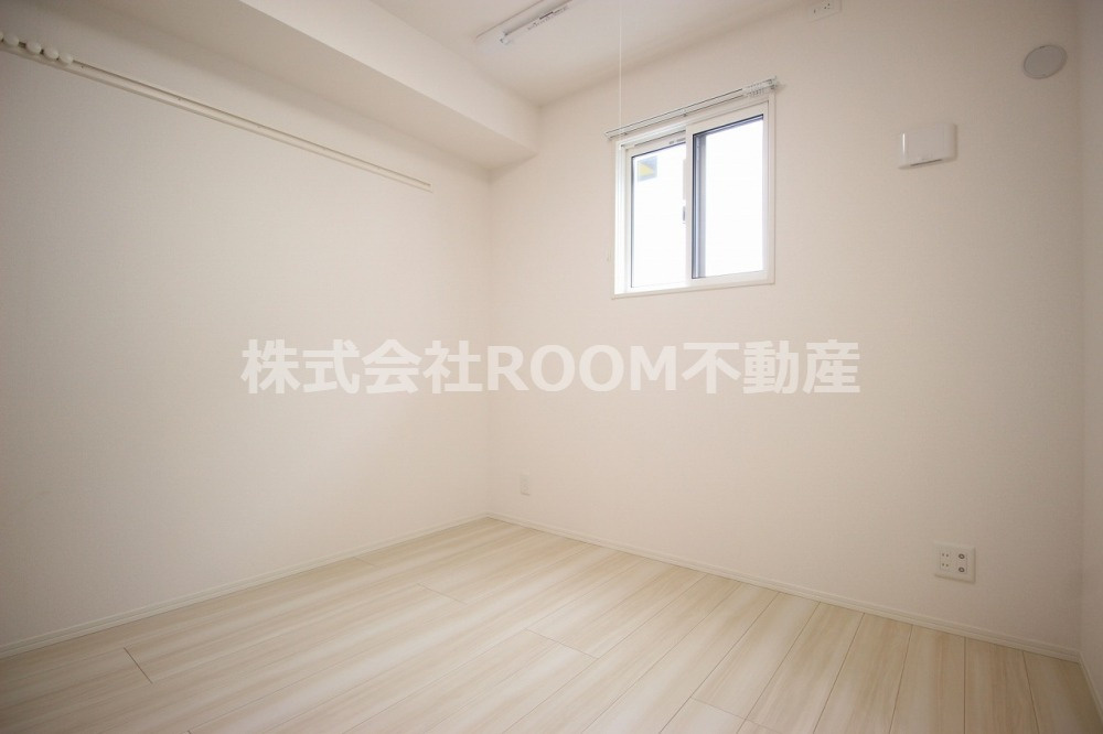 セジュールエクラ　A棟の洋室|明るい洋室です