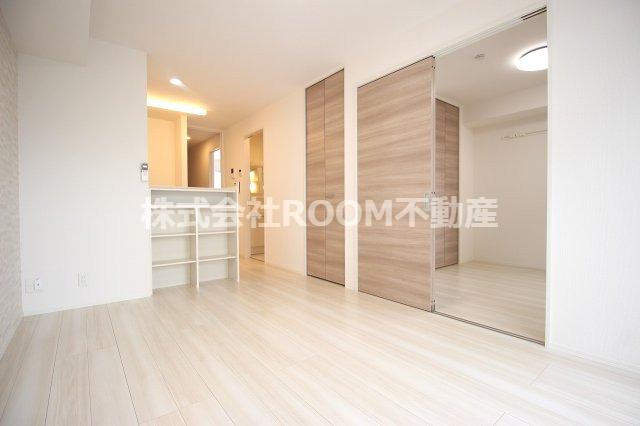 セジュールエクラ　A棟の居間・リビング|こちらのリビングで趣味の時間をお楽しみください