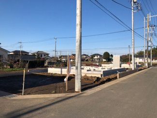 【前面道路含む現地写真】