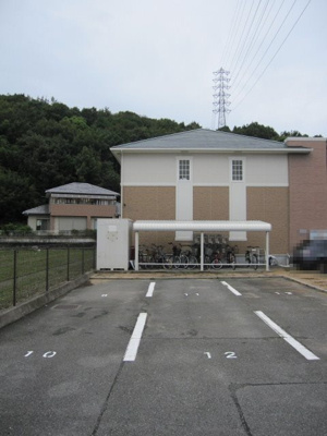 【駐車場】 | グレイスアニバーサリー西館 | 駐車スペースもあります