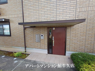 【エントランス】 | グランファミーユ