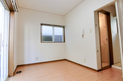 【居間・リビング】 | サンオーシャン | 約6.5帖