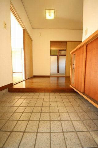 ハイツ花梨の玄関|収納もある玄関です