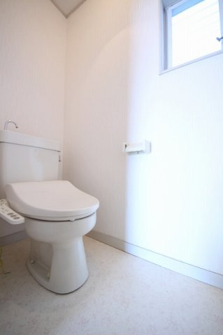 ハイツ花梨のトイレ|ゆったりとした空間のトイレです