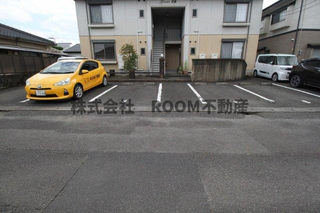 フォーレス若葉の駐車場|駐車場です