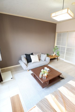 ハイツジュネスの洋室