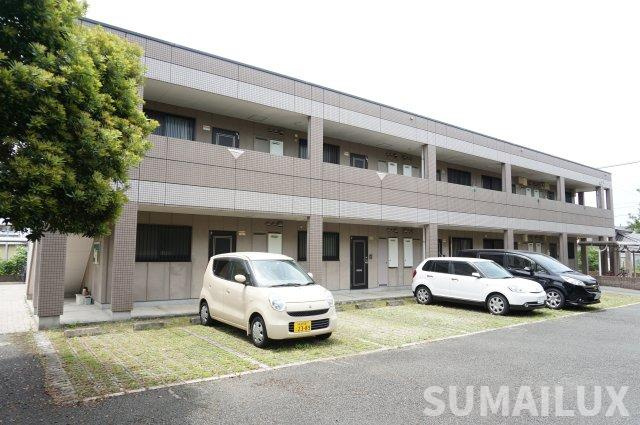 ハウスローリエの駐車場