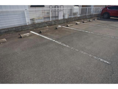 【駐車場】 | ハイツティンカーベル | 駐車場