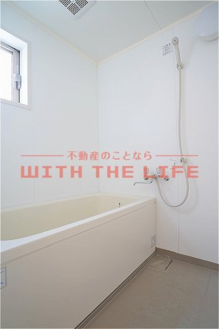 テラスハウス青木【キャッシュバック対象物件】の浴室|きれいなお風呂です