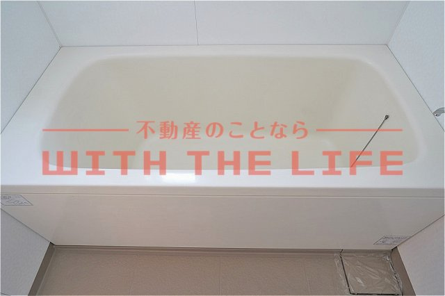 テラスハウス青木【キャッシュバック対象物件】の浴室|ゆったり過ごせるお風呂です