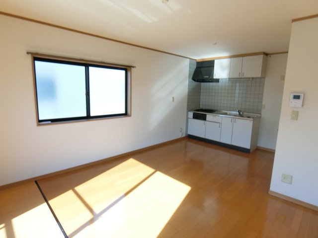 キャパシティハウスAの居間・リビング|こちらのリビングで趣味の時間をお楽しみください