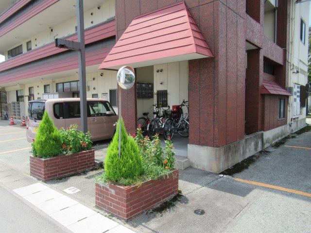 会田マンションのエントランス