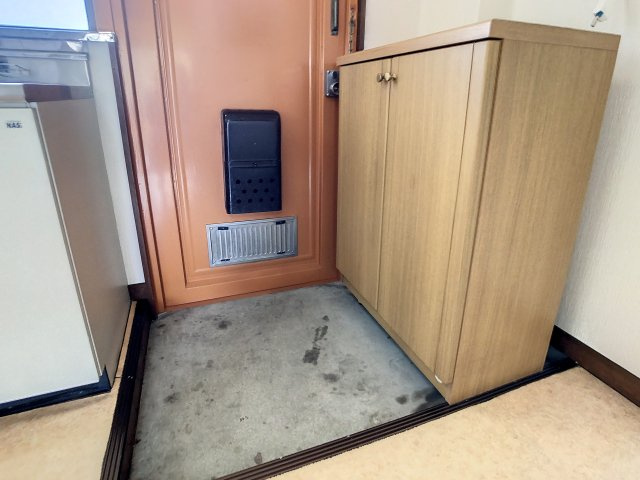 会田マンションの玄関