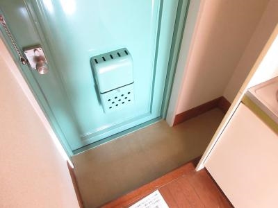 ハイツウエストロードの玄関