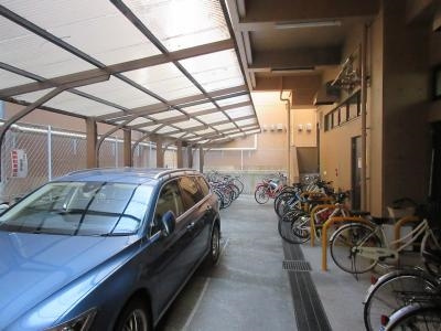 ハイツウエストロードの駐車場|駐輪場