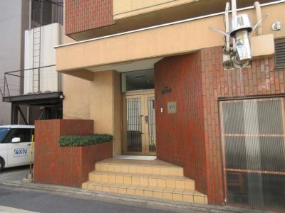 ハイツウエストロードのエントランス