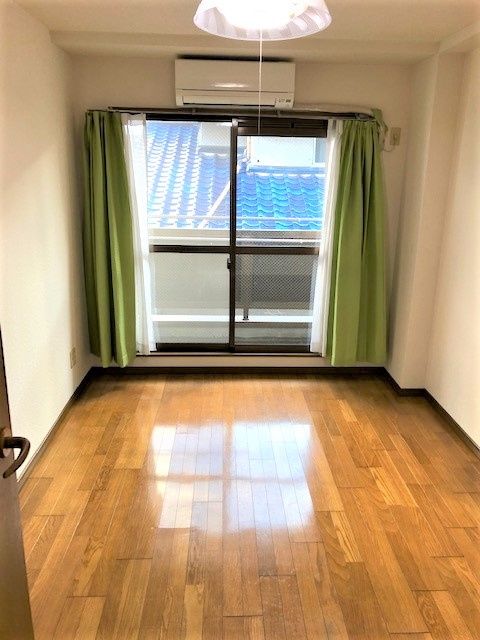 サウスビュウハイツの洋室