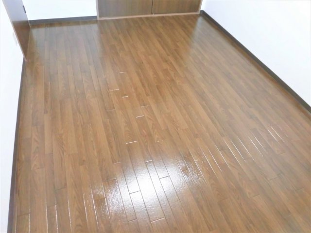 惣武マンションの洋室
