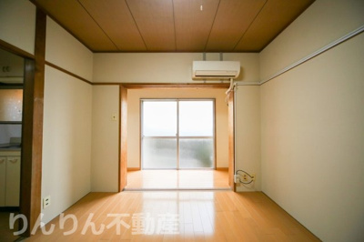 【居間・リビング】 | 吉野マンション | ゆったり過ごせる居間です