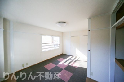 【洋室】 | エル・パセオ仲之町 | 明るい洋室です