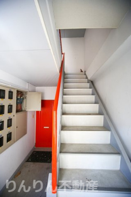 【エントランス】 | エル・パセオ仲之町 | 落ち着いたエントランスです