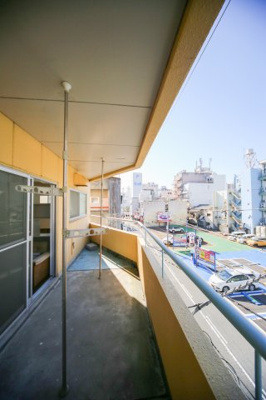 【バルコニー】 | エル・パセオ仲之町 | 落ち着いた時間を過ごせるバルコニーです