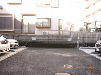 【駐車場】