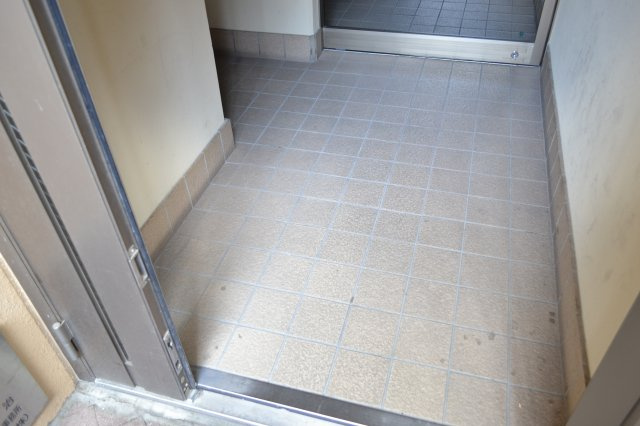 フィルシティ香里園のエントランス|玄関入口エントランス