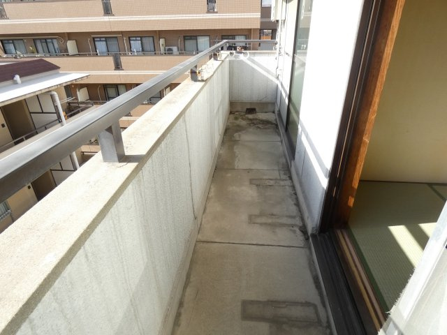 【バルコニー】 | ウイステリア長居西