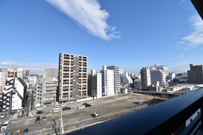 【展望】 | レーベン八王子GRANDSAGE | 景色を遮るものがないと、陽の光を長い時間浴びられます。空気も澄んでいるように感じますね。