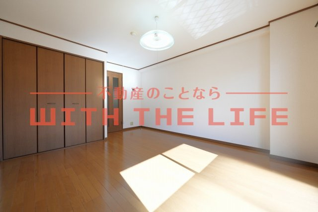 コンフォールⅢ【キャッシュバック賃貸】の居間・リビング|使いやすい居間です