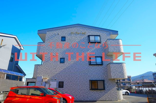 コンフォールⅢ【キャッシュバック賃貸】の外観|落ち着いた雰囲気の外観です