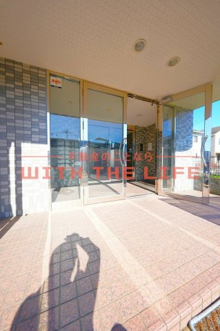 コンフォールⅢ【キャッシュバック賃貸】のエントランス|毎日通るエントランスはこのようになっています