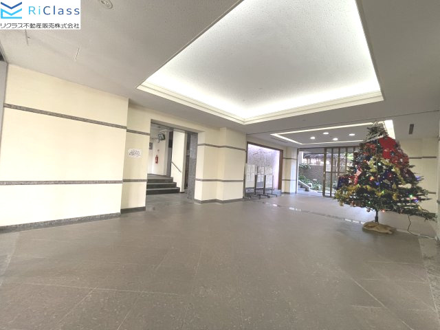 ルネ神戸宮川町さくら坂のエントランス|ゆとりのあるエントランスです