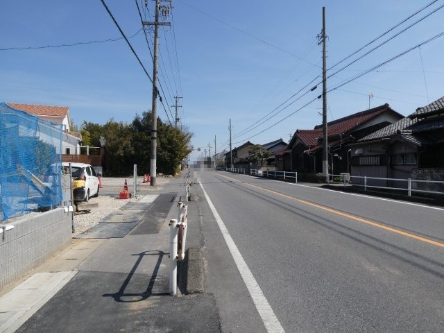 高浜市神明町21-1期　2号棟の前面道路含む現地写真|高浜市神明町21-1期新築分譲住宅前面道路写真です。南側約12ｍ