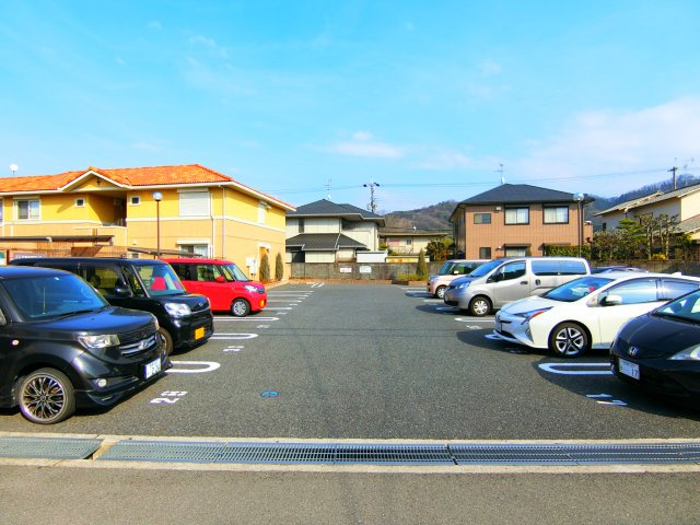 エスペランサＢ棟の駐車場