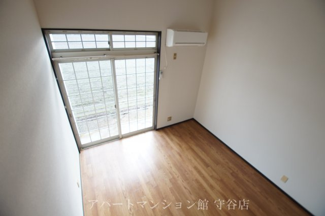 キャリーハイツⅠの居間・リビング