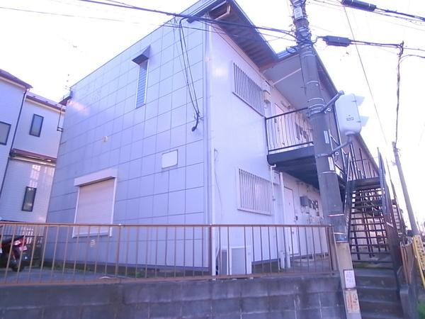 ユニバース梶ヶ谷のエントランス