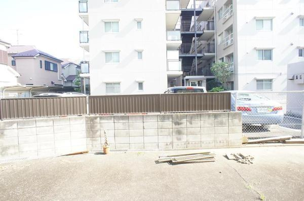 ユニバース梶ヶ谷の庭