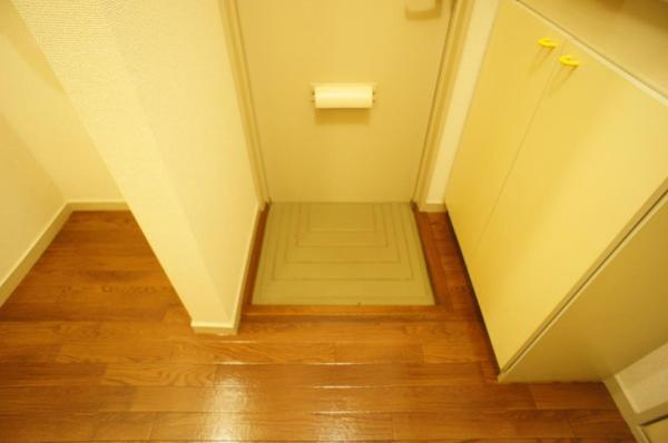 ユニバース梶ヶ谷の玄関