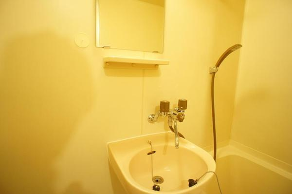 ユニバース梶ヶ谷の洗面所