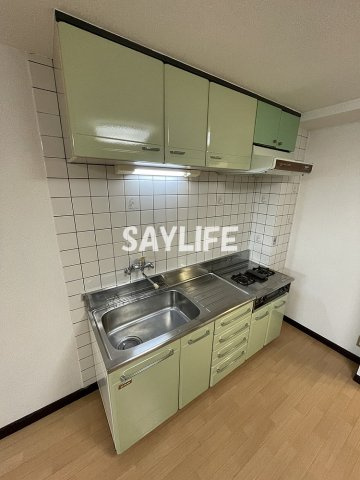 グローリーハイツ東成のキッチン