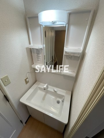 グローリーハイツ東成の洗面所