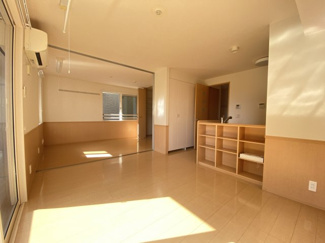 【居間・リビング】 | Side Three A棟 | イメージ(反転タイプ)