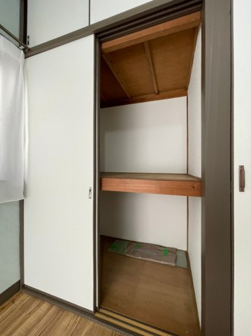 上高丸３丁目戸建の洋室