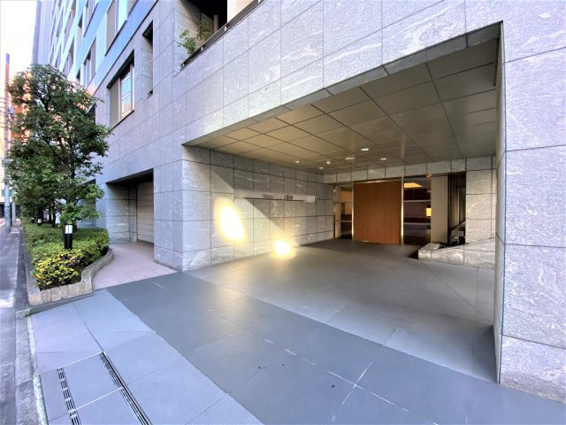 ハウスコート築地のエントランス