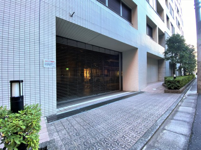 ハウスコート築地の駐車場