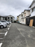 アパート横駐車場の画像