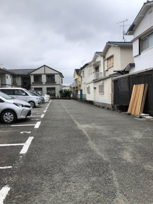 【外観】 | アパート横駐車場